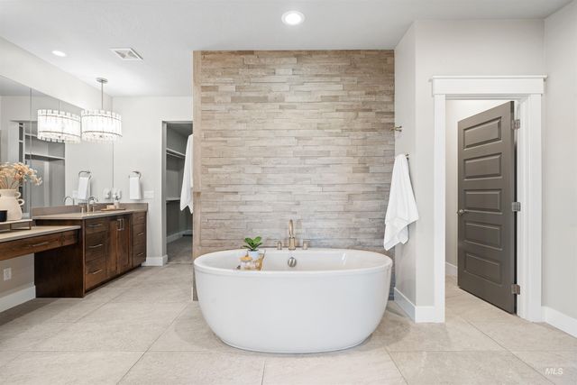 9282 W Deerfawn Drive, Star, ID 83669