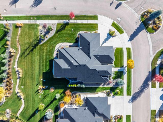 9282 W Deerfawn Drive, Star, ID 83669