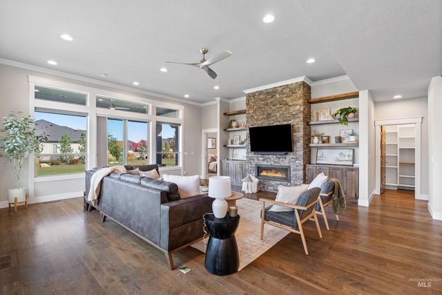 9282 W Deerfawn Drive, Star, ID 83669