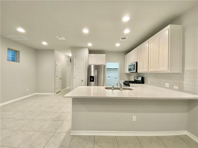 1701 Yaupon Grove LN, Leander, TX 78641