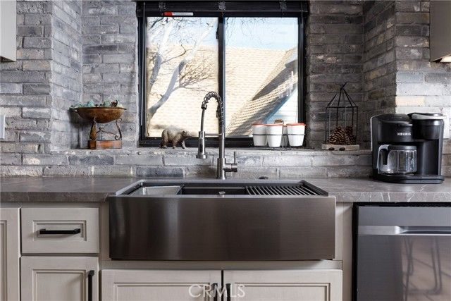 26575 Kings Court, Lake Arrowhead, CA 92352