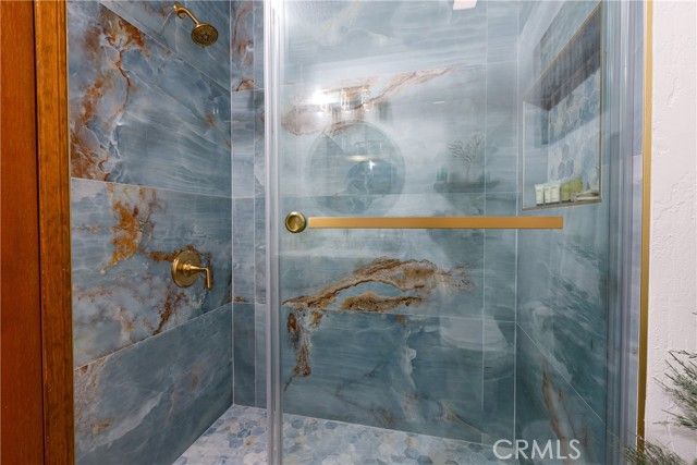 26575 Kings Court, Lake Arrowhead, CA 92352