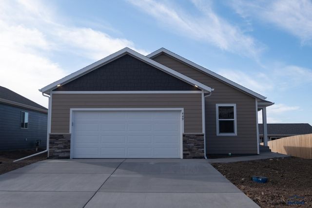 449 HENRY POTTER RD, Box Elder, SD 57719