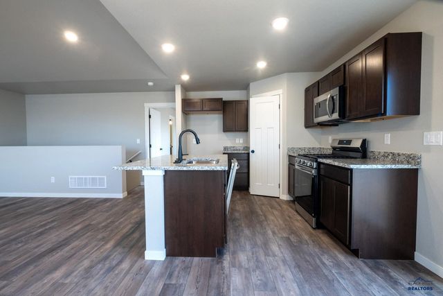 449 HENRY POTTER RD, Box Elder, SD 57719