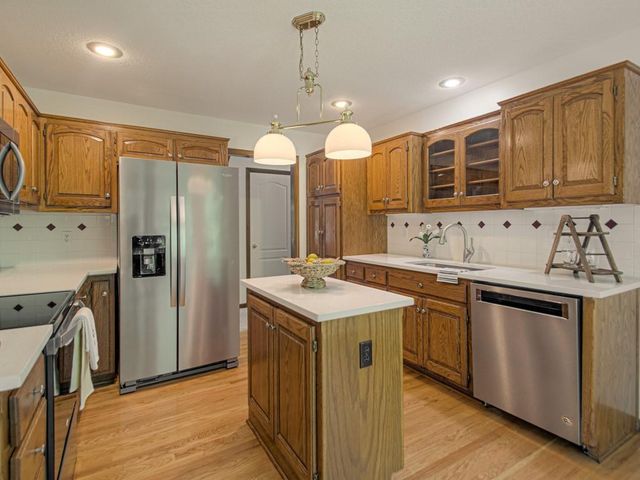 920 NE 102nd Street, Kansas City, MO 64155