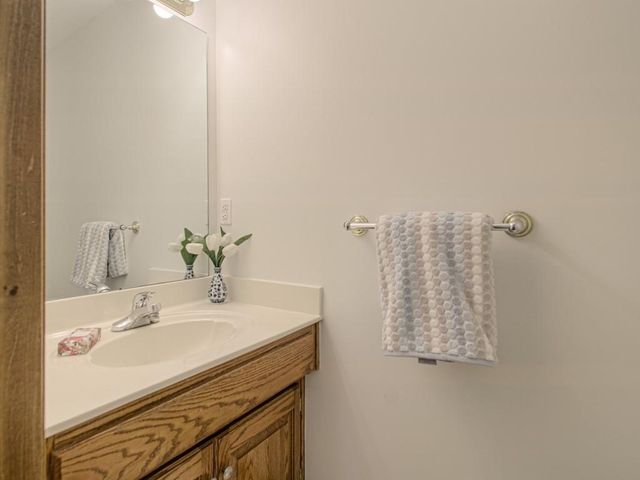 920 NE 102nd Street, Kansas City, MO 64155