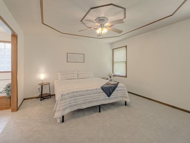 920 NE 102nd Street, Kansas City, MO 64155