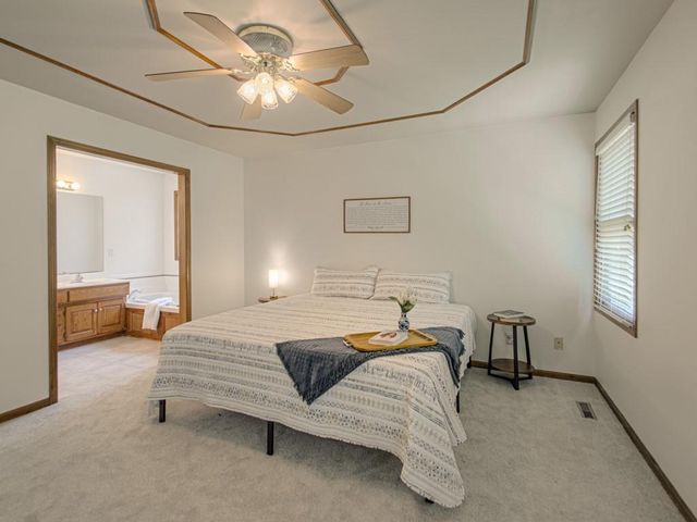 920 NE 102nd Street, Kansas City, MO 64155