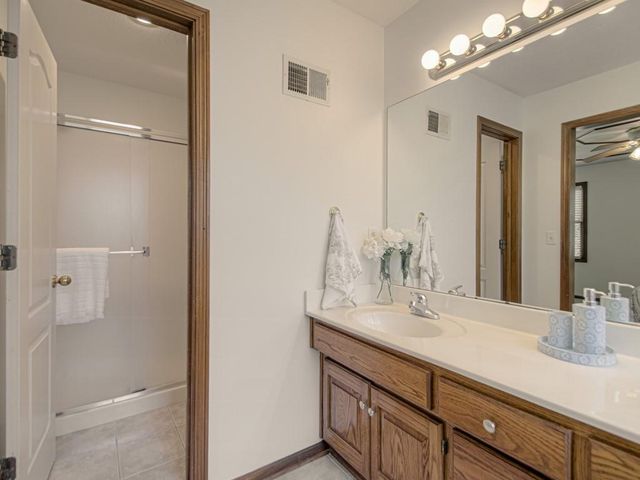 920 NE 102nd Street, Kansas City, MO 64155