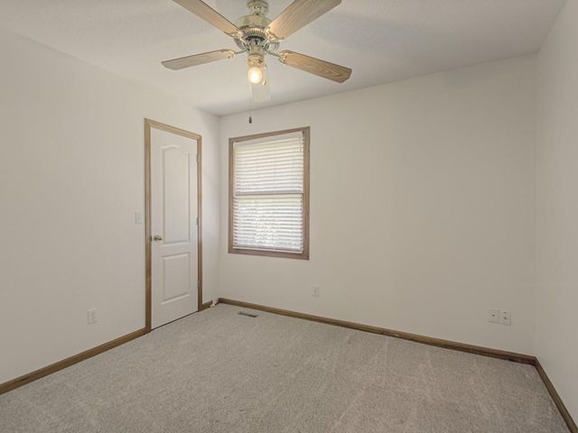 920 NE 102nd Street, Kansas City, MO 64155