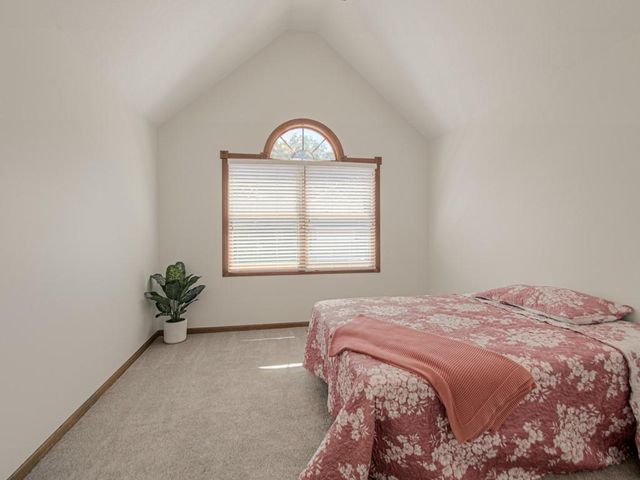 920 NE 102nd Street, Kansas City, MO 64155