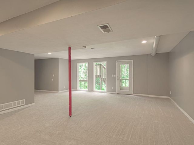 920 NE 102nd Street, Kansas City, MO 64155