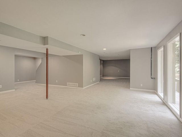 920 NE 102nd Street, Kansas City, MO 64155