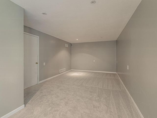 920 NE 102nd Street, Kansas City, MO 64155
