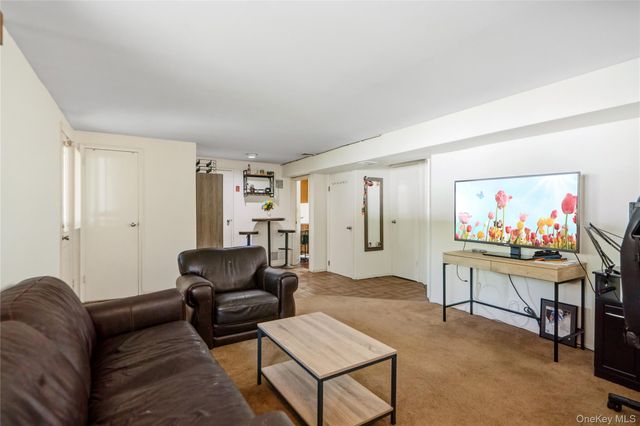 1632 Fairfax Avenue, West Islip, NY 11795