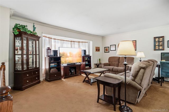 1632 Fairfax Avenue, West Islip, NY 11795