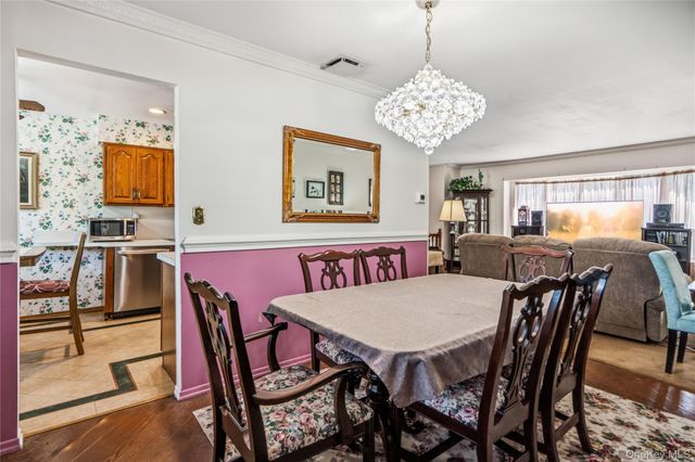 1632 Fairfax Avenue, West Islip, NY 11795