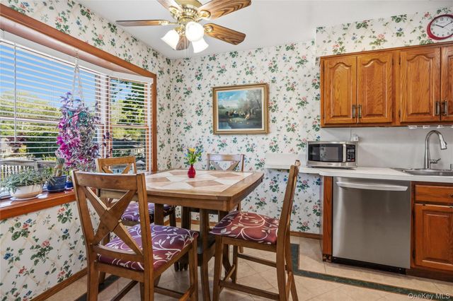 1632 Fairfax Avenue, West Islip, NY 11795
