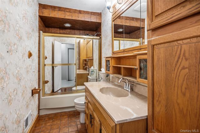 1632 Fairfax Avenue, West Islip, NY 11795