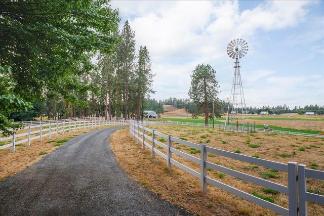 12504 N Fairview Rd, Mead, WA 99021