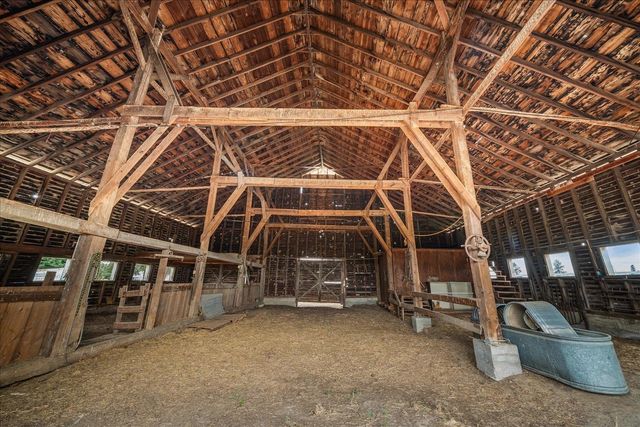 12504 N Fairview Rd, Mead, WA 99021