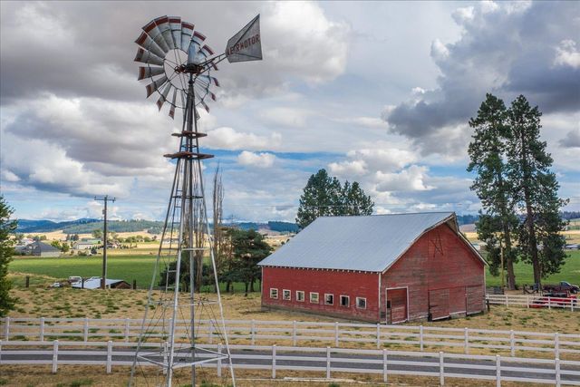 12504 N Fairview Rd, Mead, WA 99021