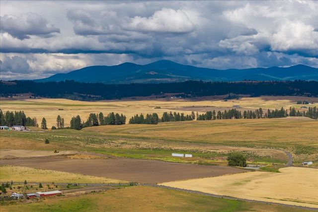 12504 N Fairview Rd, Mead, WA 99021