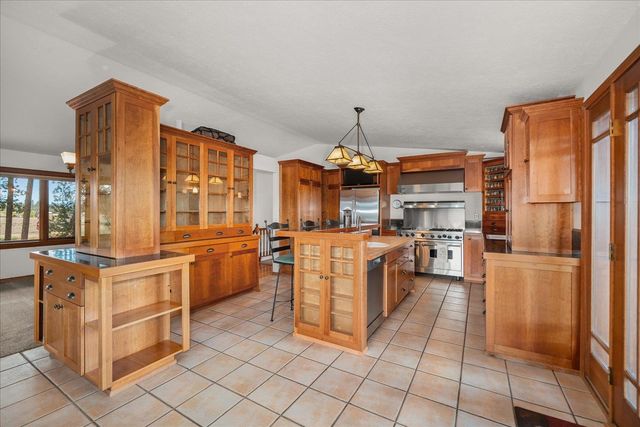 12504 N Fairview Rd, Mead, WA 99021