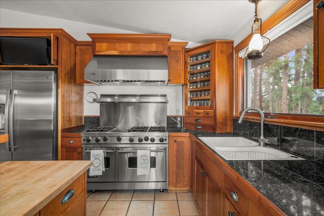 12504 N Fairview Rd, Mead, WA 99021