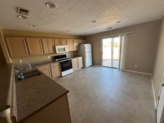 1749 GALLINAS Road NE, Rio Rancho, NM 87144