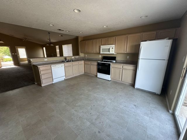 1749 GALLINAS Road NE, Rio Rancho, NM 87144