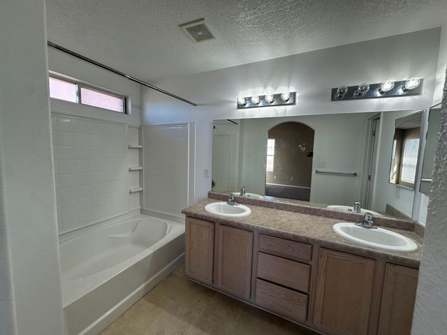 1749 GALLINAS Road NE, Rio Rancho, NM 87144