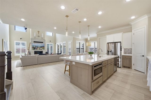 2111 Camden Creek Lane W, Houston, TX 77077