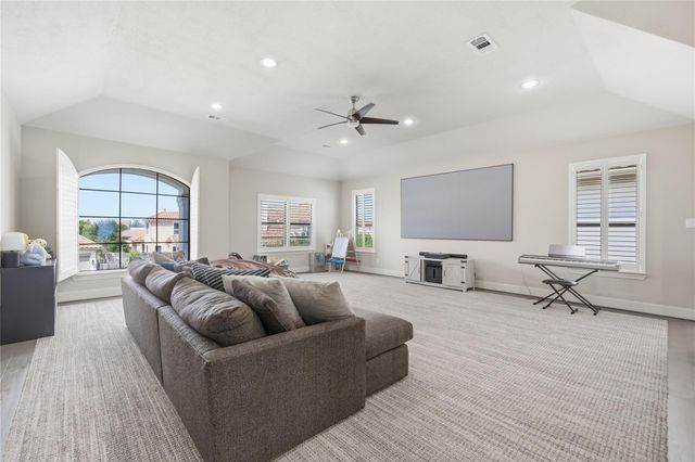 2111 Camden Creek Lane W, Houston, TX 77077