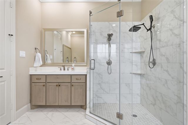 2111 Camden Creek Lane W, Houston, TX 77077