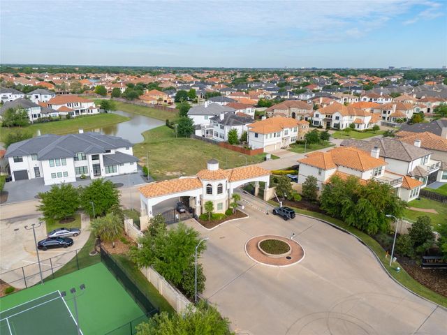 2111 Camden Creek Lane W, Houston, TX 77077