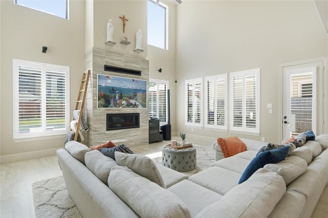 2111 Camden Creek Lane W, Houston, TX 77077