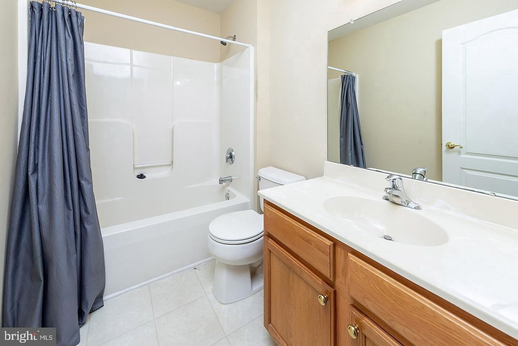 127 ACORN DR, Mount Royal, NJ 08061