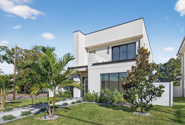 3702 S LYNWOOD AVENUE, Tampa, FL 33611