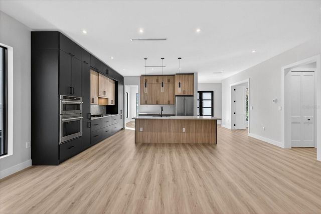 3702 S LYNWOOD AVENUE, Tampa, FL 33611