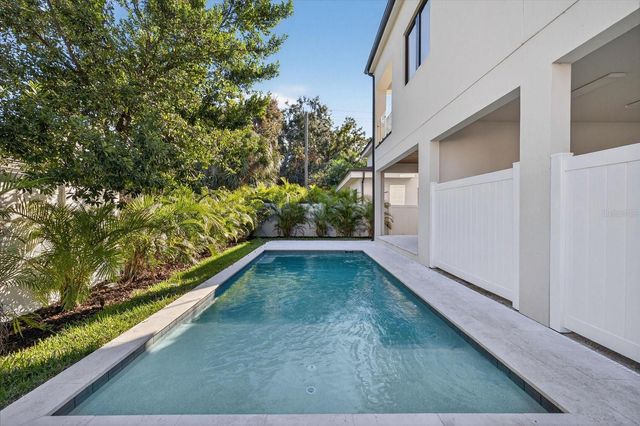 3702 S LYNWOOD AVENUE, Tampa, FL 33611