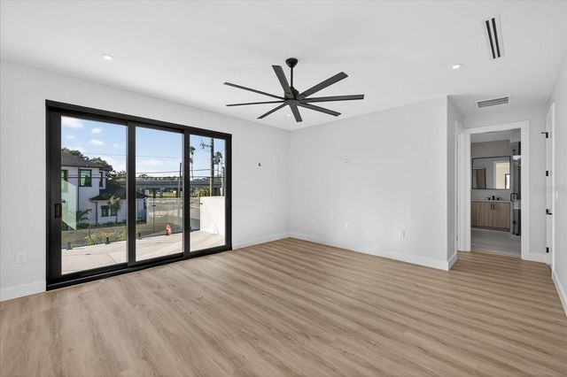 3702 S LYNWOOD AVENUE, Tampa, FL 33611