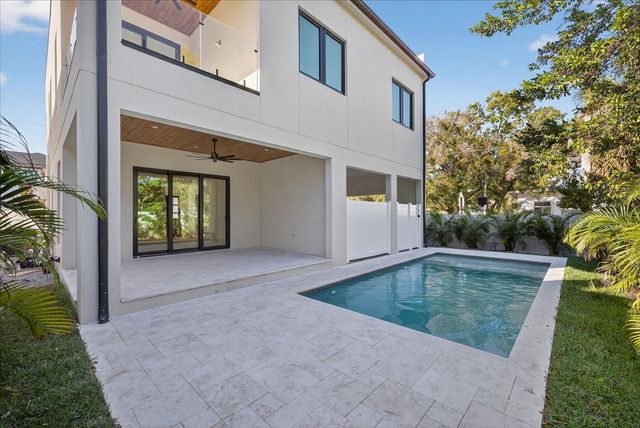 3702 S LYNWOOD AVENUE, Tampa, FL 33611