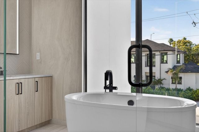 3702 S LYNWOOD AVENUE, Tampa, FL 33611