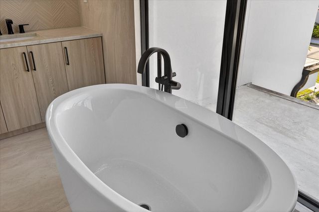 3702 S LYNWOOD AVENUE, Tampa, FL 33611