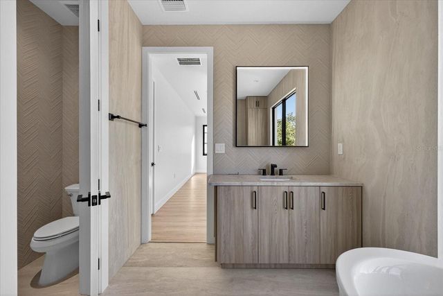 3702 S LYNWOOD AVENUE, Tampa, FL 33611