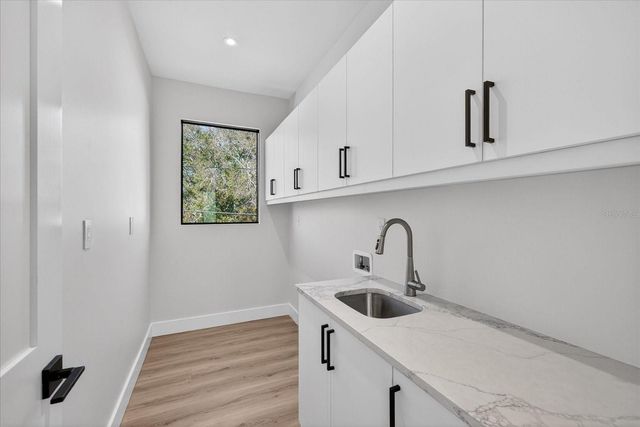 3702 S LYNWOOD AVENUE, Tampa, FL 33611