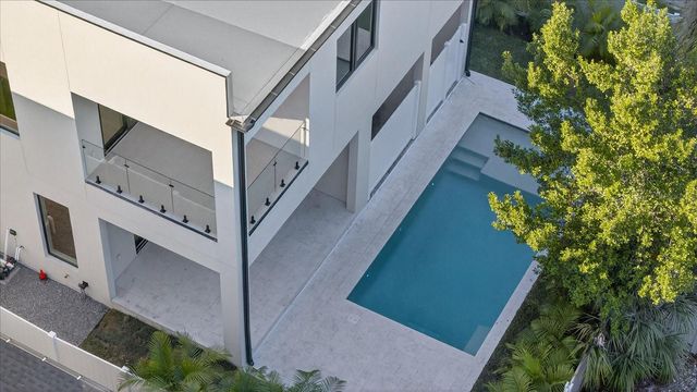 3702 S LYNWOOD AVENUE, Tampa, FL 33611