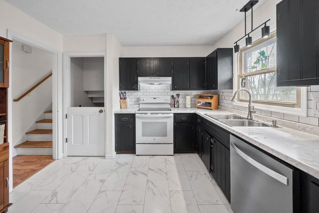 303 Bradley Ct, Hopkinsville, KY 42240