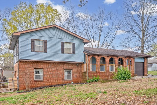 303 Bradley Ct, Hopkinsville, KY 42240